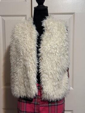 BNWT Cream Faux Fur Vest